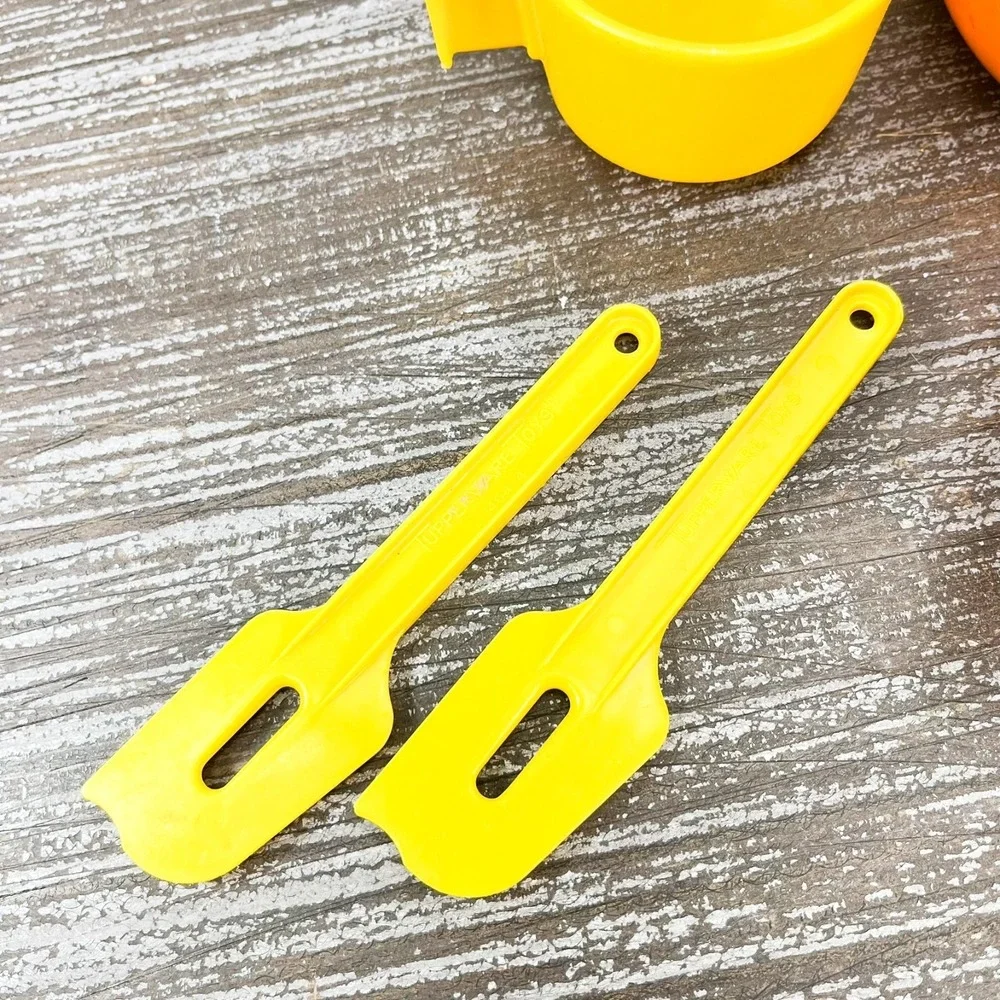 Vintage Tupperware Toy Spatula Spreader Yellow cup and pot,‎ set of 4